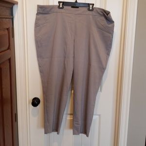 Stretchy Crop light grey pants